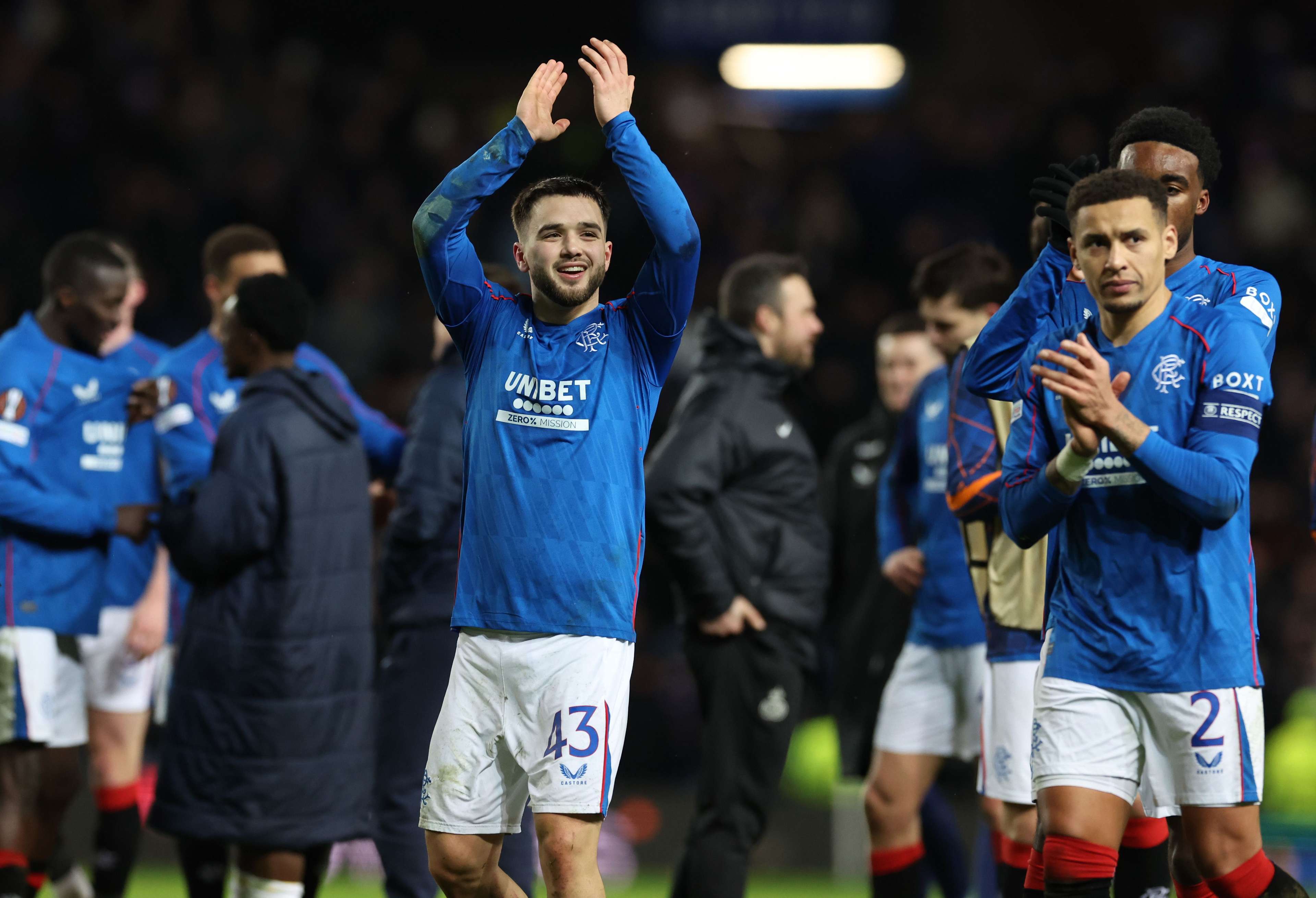 英超： 狼队vs富勒姆 ，水晶宫vs维拉 ，布莱顿vs伯恩茅斯.