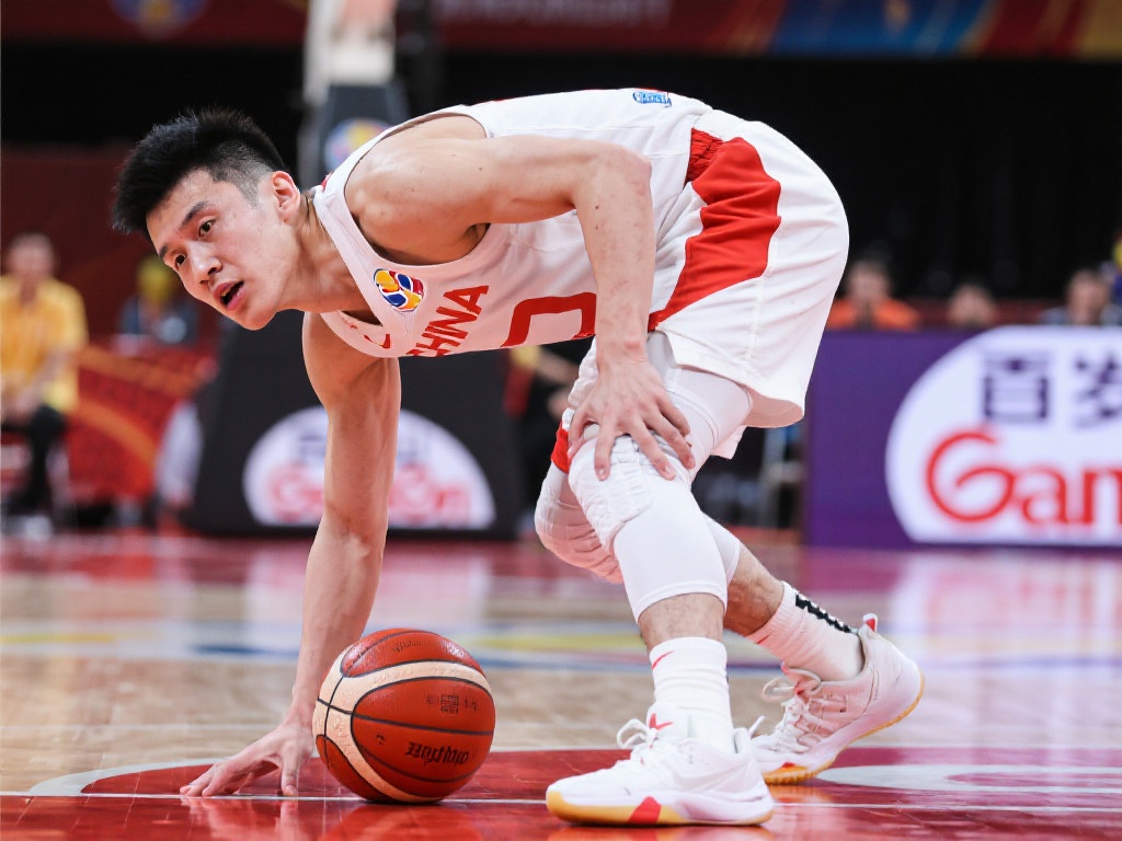 仅是荣誉的 仅是荣誉的